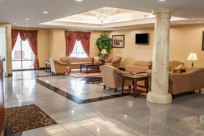 Photo 5 - Comfort Suites near Indianapolis Airport