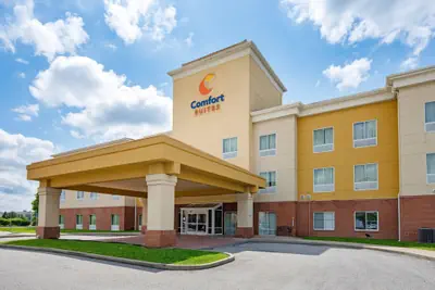 Photo 2 - Comfort Suites near Indianapolis Airport