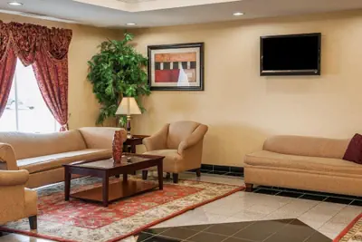 Photo 3 - Comfort Suites near Indianapolis Airport
