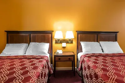 Photo 4 - Econo Lodge At Six Flags