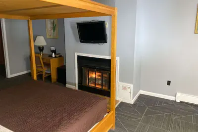 Photo 5 - Travelodge by Wyndham Lincoln Near White Mountain