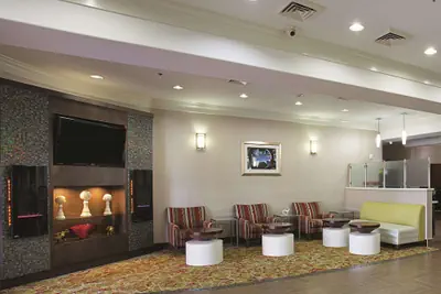 Photo 4 - La Quinta Inn & Suites by Wyndham Houston Channelview