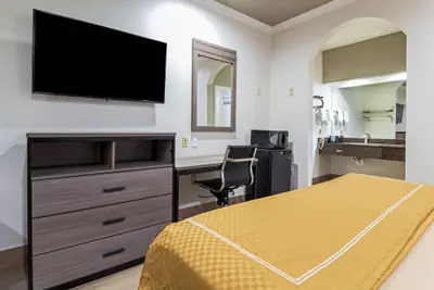 Photo 4 - Scottish Inn and Suites Extended Stay Baytown