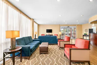 Photo 3 - Comfort Suites Orlando Airport