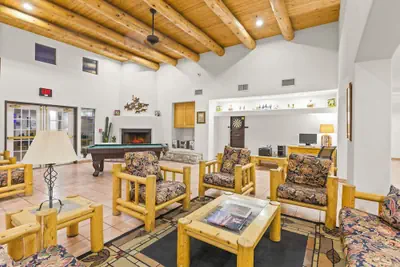 Photo 3 - Los Viajeros Inn