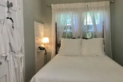 Photo 5 - Forsyth Park Inn