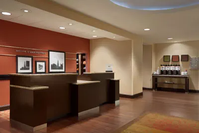 Photo 2 - Hampton Inn & Suites Hartford/East Hartford