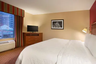 Photo 5 - Hampton Inn & Suites Hartford/East Hartford