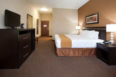 Photo 5 - Holiday Inn Express Hotel & Suites LAMAR by IHG