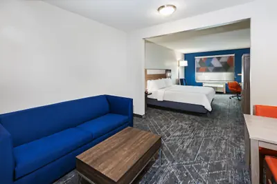 Photo 2 - Holiday Inn Express Hotel & Suites - Houston Space Center by IHG