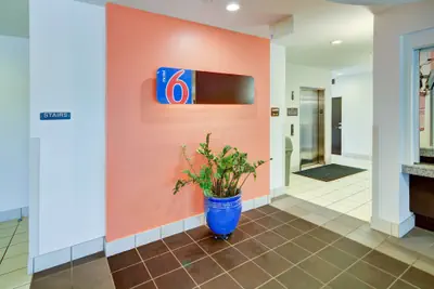 Photo 3 - Motel 6 Roanoke, TX - Northlake - Speedway
