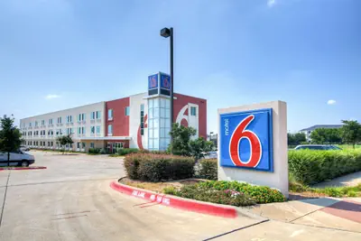 Photo 2 - Motel 6 Roanoke, TX - Northlake - Speedway