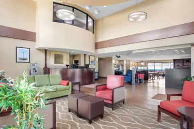Photo 2 - Comfort Suites Gulfport Central