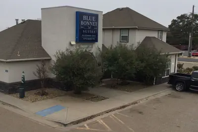 Photo 2 - Blue Bonnet Suites Extended Stay Lubbock, Texas