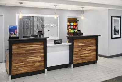 Photo 5 - Hampton Inn & Suites Parsippany/North