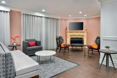 Photo 4 - Hampton Inn & Suites Hartford/Farmington
