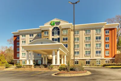 Photo 2 - Holiday Inn Express & Suites Columbus – Fort Benning Maingate by IHG