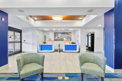 Photo 2 - Holiday Inn Express Hotel & Suites Mount Airy by IHG