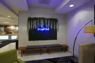 Photo 5 - Holiday Inn Express & Suites Seattle North - Lynnwood by IHG