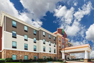 Photo 2 - Holiday Inn Express Hotel & Suites PORT ARTHUR by IHG