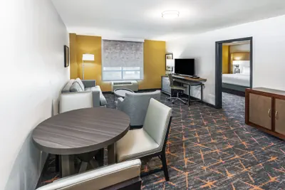 Photo 5 - Holiday Inn Hotel & Suites Tulsa South by IHG