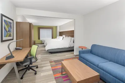 Photo 3 - Holiday Inn Express & Suites Palm Bay by IHG