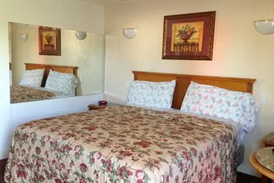 Photo 4 - Walls Motel Long Beach