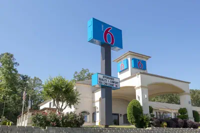Photo 2 - Motel 6 Tyler, TX