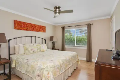 Photo 5 - Beach Place Guesthouses