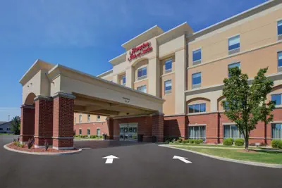 Photo 2 - Hampton Inn & Suites Flint/Grand Blanc