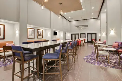 Photo 4 - Hampton Inn & Suites Flint/Grand Blanc