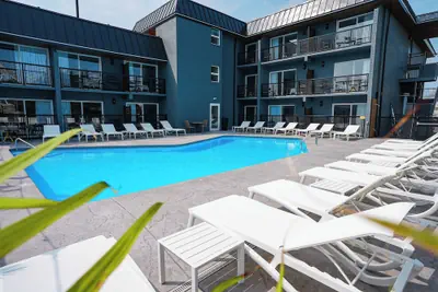 Photo 2 - The Boulevard Hotel