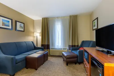 Photo 5 - Comfort Inn & Suites Cambridge