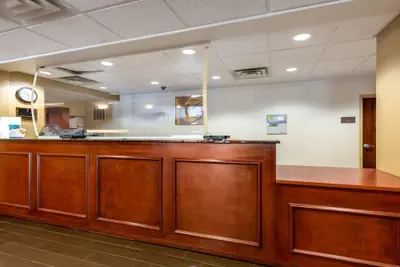 Photo 4 - Comfort Inn & Suites Cambridge
