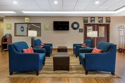 Photo 5 - Comfort Inn & Suites Farmington - Victor