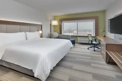 Photo 3 - Holiday Inn Express & Suites Oklahoma City West-Yukon by IHG