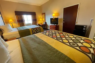 Photo 5 - Super 8 by Wyndham Rolla