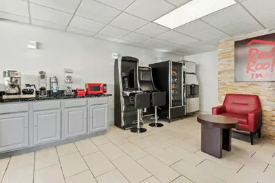 Photo 3 - Red Roof Inn York Downtown