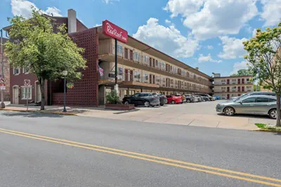 Photo 2 - Red Roof Inn York Downtown