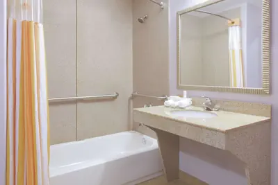 Photo 5 - La Quinta Inn & Suites by Wyndham Corsicana