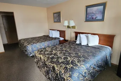 Photo 5 - Mackinaw Budget Inn