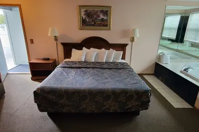 Photo 4 - Mackinaw Budget Inn