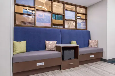 Photo 5 - Hampton Inn & Suites Muncie