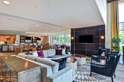 Photo 4 - DoubleTree by Hilton Hotel Baton Rouge