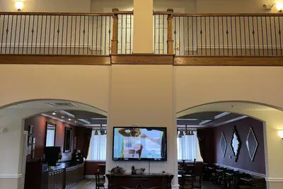 Photo 4 - Americas Best Value Inn & Suites Gun Barrel City