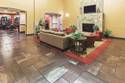 Photo 4 - La Quinta Inn & Suites by Wyndham Eastland