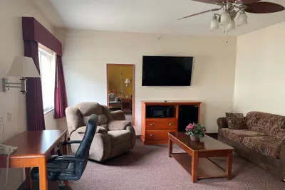 Photo 5 - Super 8 by Wyndham Salina