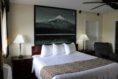 Photo 5 - Ashland Street Inn