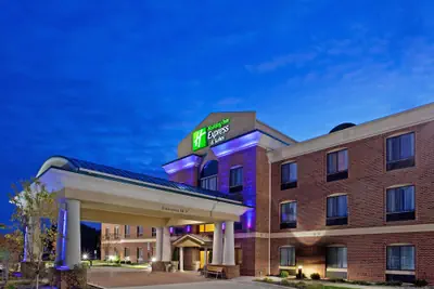 Photo 2 - Holiday Inn Express & Suites Chesterfield by IHG