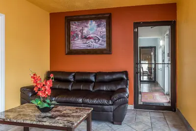 Photo 3 - Econo Lodge Rome South